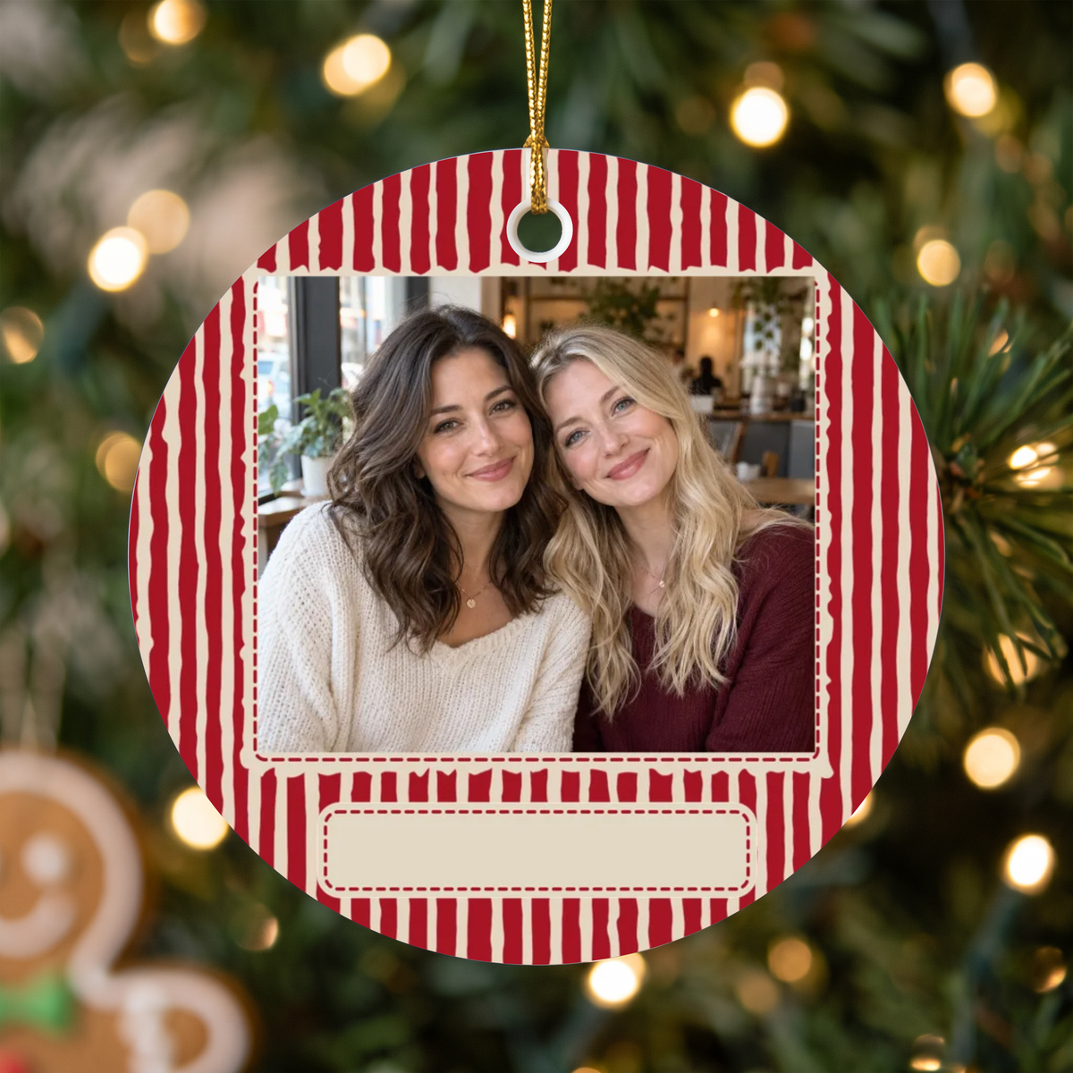 Christmas ornament with photo in a vintage frame - Personalised #45726 [PC-MOCKUP:cmv91fvja00fvpcs4f9u99j1k:99a1ca3a72554bb4fae3847f:99a1ca3a72554bb4fae3847f364282bbeb7fc64fe4054f579bd78a9f67592569]